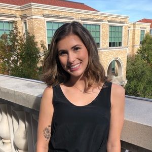 Meet your Posher, Caitlin